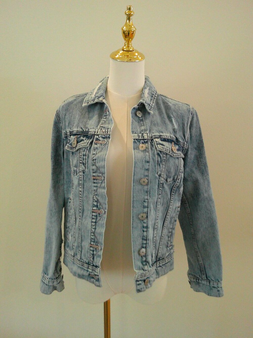 Old Navy Distressed Jean Jacket Small